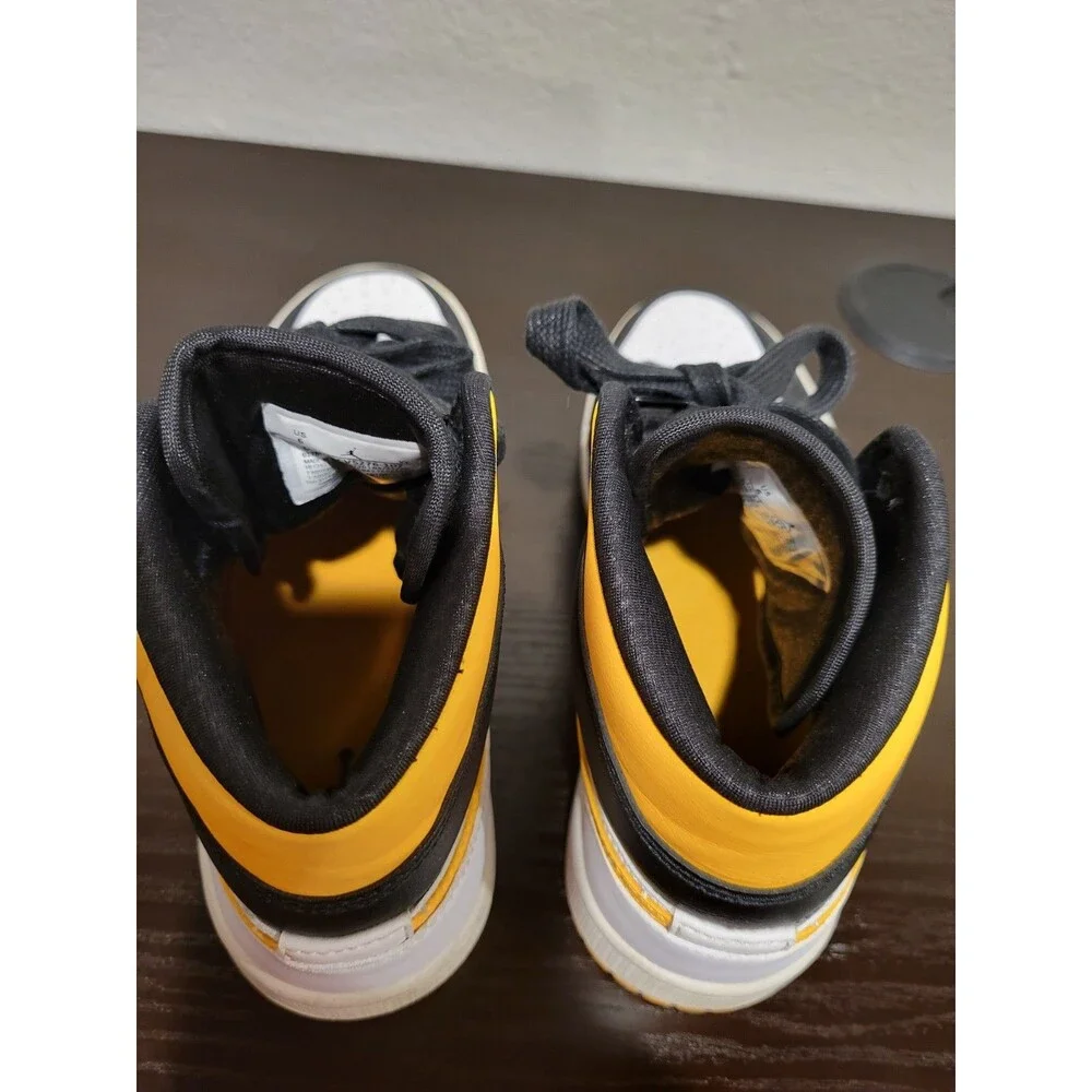 Wmns Air Jordan 1 Mid SE 